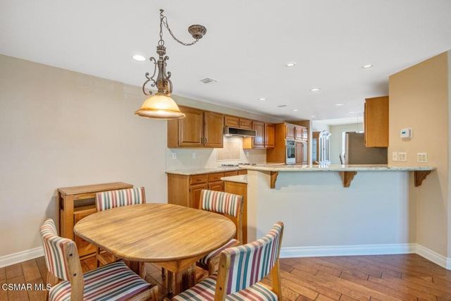 23056 Park Privado, Calabasas, CA 91302