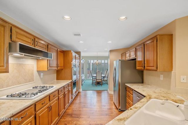 23056 Park Privado, Calabasas, CA 91302