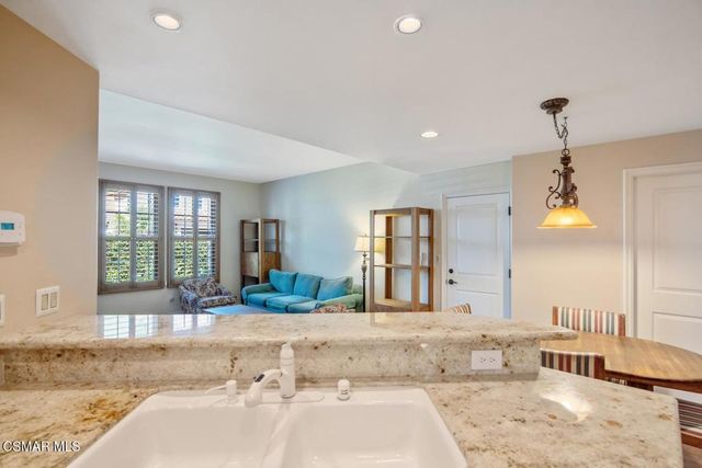 23056 Park Privado, Calabasas, CA 91302