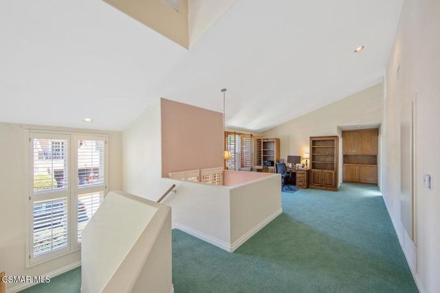 23056 Park Privado, Calabasas, CA 91302