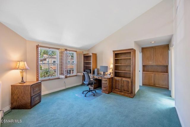 23056 Park Privado, Calabasas, CA 91302