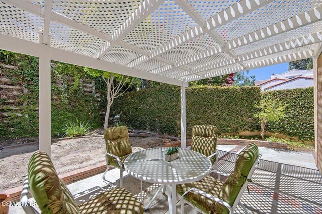 23056 Park Privado, Calabasas, CA 91302