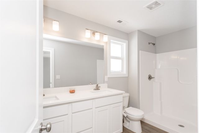 1402 NW Reinhart Drive, Ankeny, IA 50023