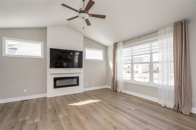 1402 NW Reinhart Drive, Ankeny, IA 50023