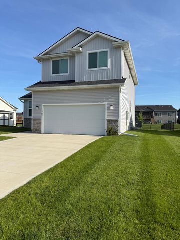 1402 NW Reinhart Drive, Ankeny, IA 50023