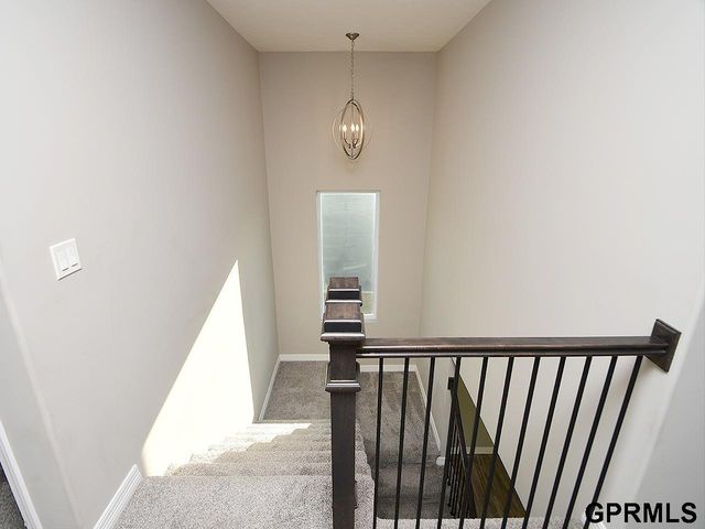 18421 Merion Drive, Omaha, NE 68136