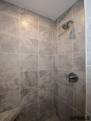 18421 Merion Drive, Omaha, NE 68136