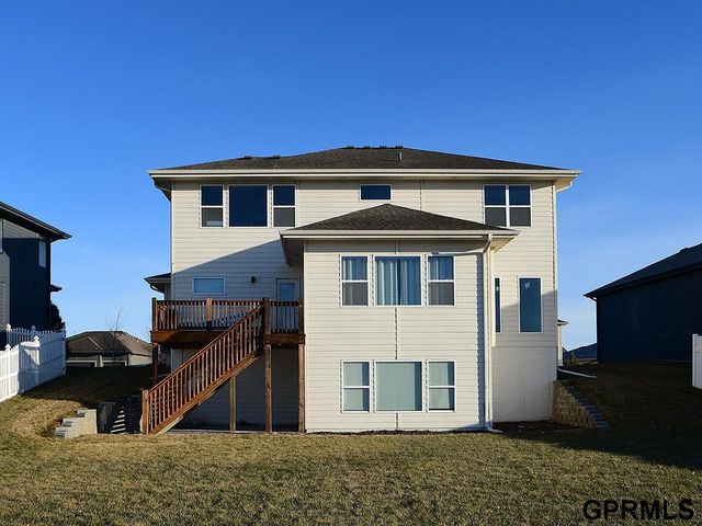 18421 Merion Drive, Omaha, NE 68136