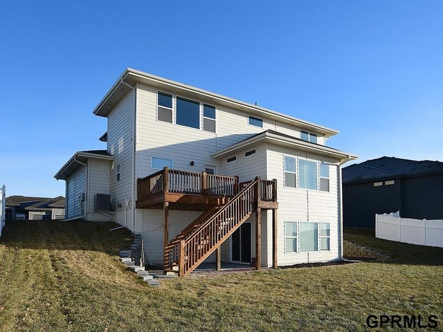 18421 Merion Drive, Omaha, NE 68136