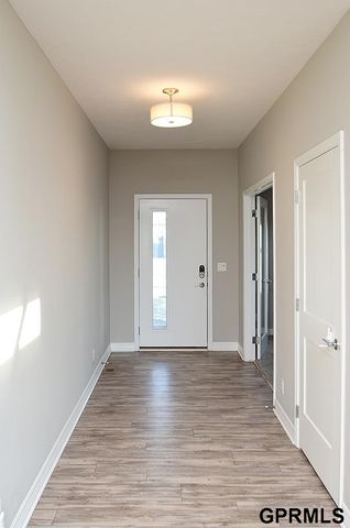 18421 Merion Drive, Omaha, NE 68136