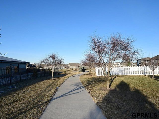 18421 Merion Drive, Omaha, NE 68136