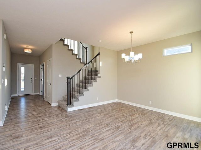 18421 Merion Drive, Omaha, NE 68136