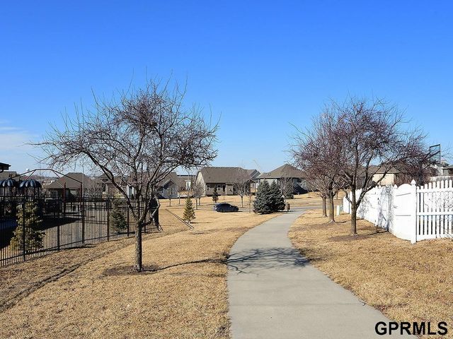 18421 Merion Drive, Omaha, NE 68136