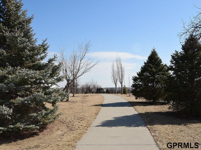 18421 Merion Drive, Omaha, NE 68136