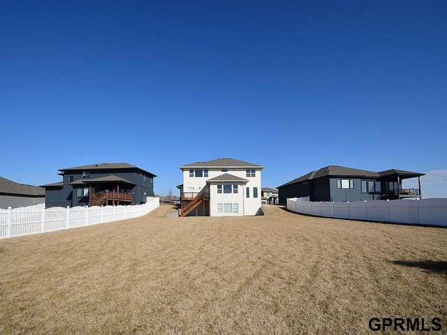 18421 Merion Drive, Omaha, NE 68136