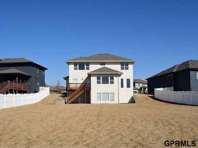 18421 Merion Drive, Omaha, NE 68136