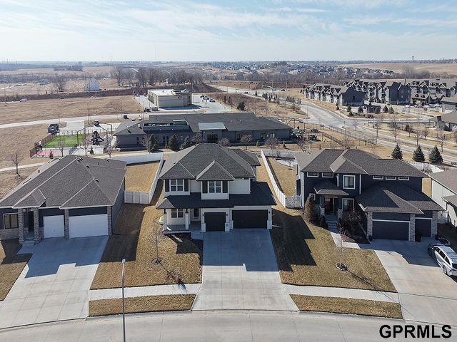 18421 Merion Drive, Omaha, NE 68136