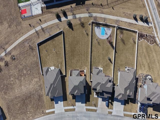 18421 Merion Drive, Omaha, NE 68136