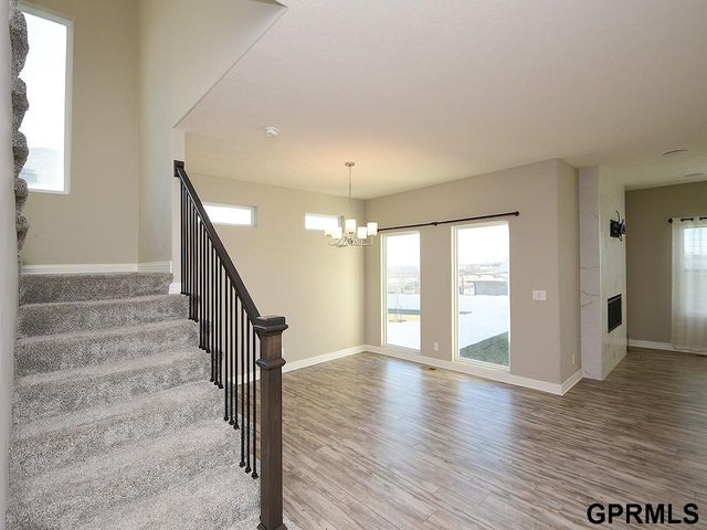 18421 Merion Drive, Omaha, NE 68136