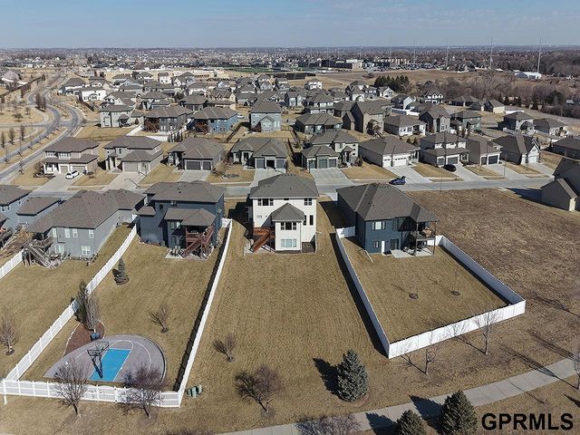 18421 Merion Drive, Omaha, NE 68136