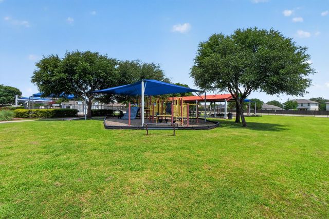 111 Mossy Rock CV, Hutto, TX 78634