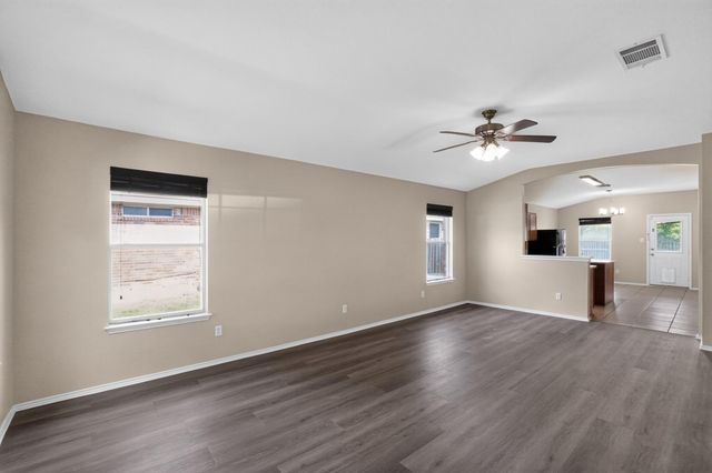 111 Mossy Rock CV, Hutto, TX 78634
