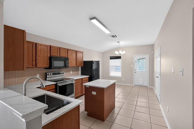111 Mossy Rock CV, Hutto, TX 78634