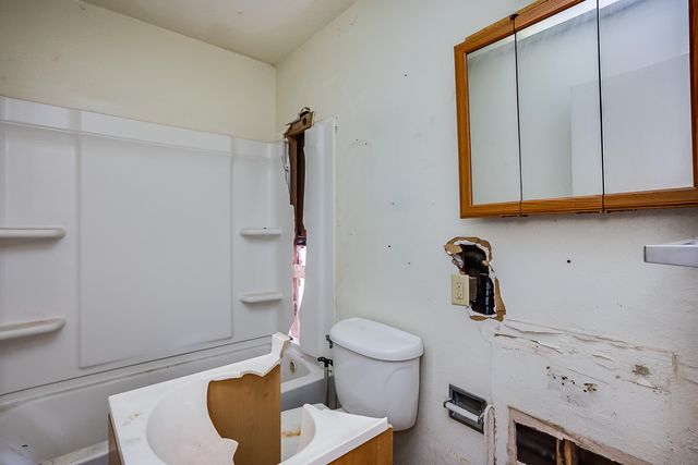 1613 E Catalina St, Wichita, KS 67216