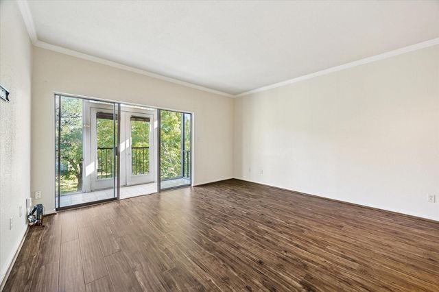 2400 N Braeswood Boulevard 301, Houston, TX 77030