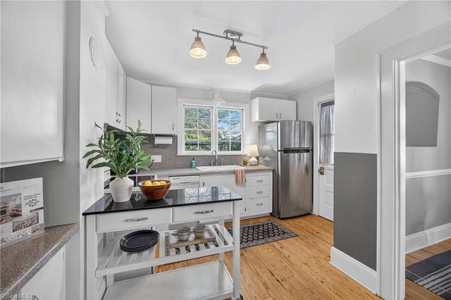 2124 Konnoak View Drive, Winston-salem, NC 27127