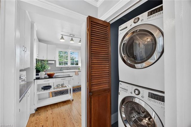 2124 Konnoak View Drive, Winston-salem, NC 27127