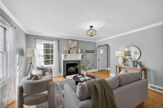 2124 Konnoak View Drive, Winston-salem, NC 27127