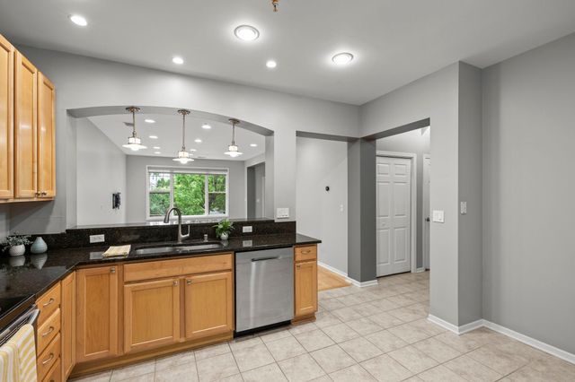 5970 W 16th Street 711, Saint Louis Park, MN 55416