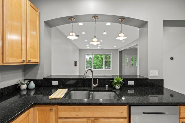 5970 W 16th Street 711, Saint Louis Park, MN 55416