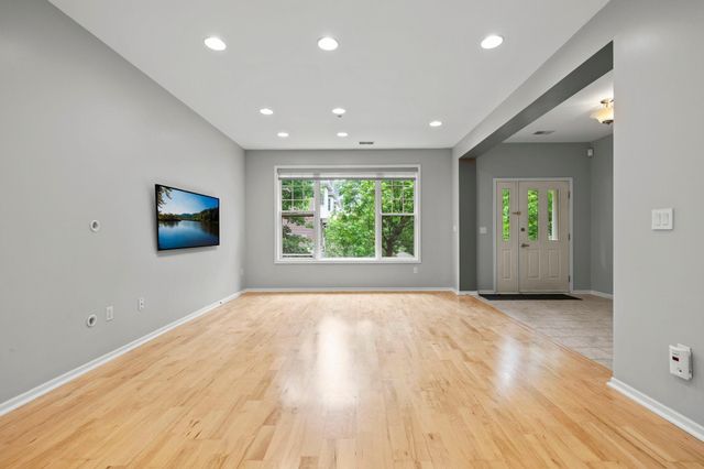 5970 W 16th Street 711, Saint Louis Park, MN 55416