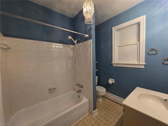 714 Redgate Ave Apt 5, Norfolk, VA 23507