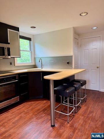 46 Grove Street 2, Waldwick, NJ 07463