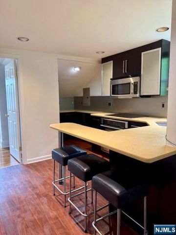46 Grove Street 2, Waldwick, NJ 07463