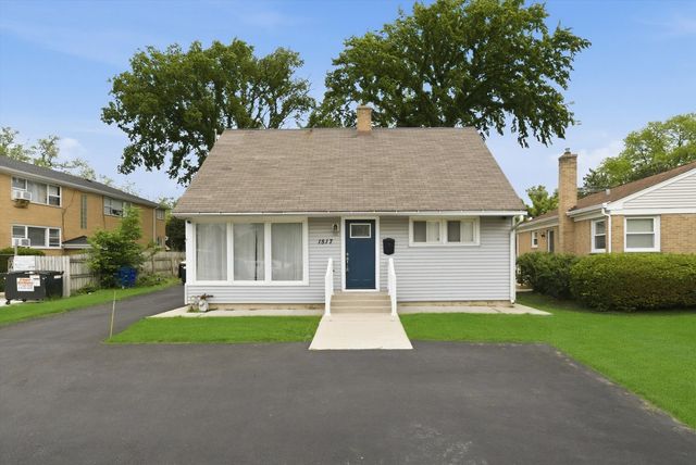 1517 E Roosevelt Road, Wheaton, IL 60187