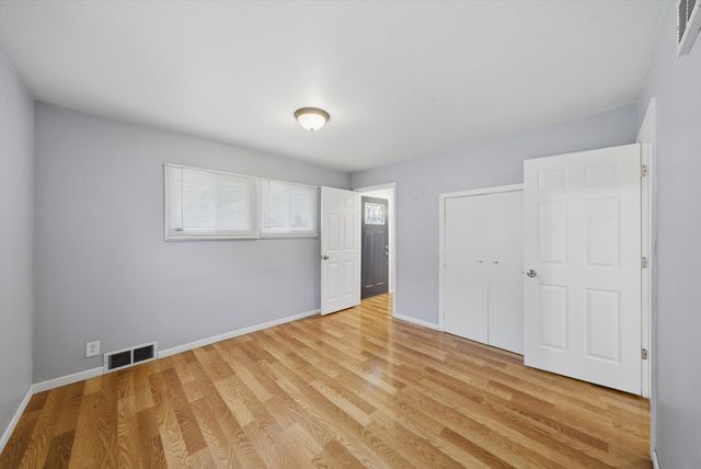 1517 E Roosevelt Road, Wheaton, IL 60187