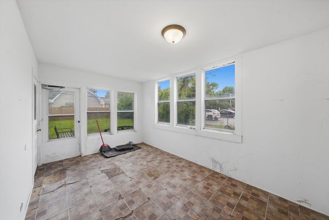 1517 E Roosevelt Road, Wheaton, IL 60187
