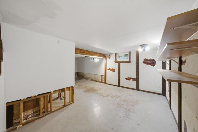 1517 E Roosevelt Road, Wheaton, IL 60187