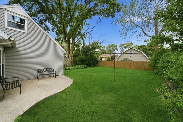 1517 E Roosevelt Road, Wheaton, IL 60187