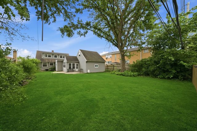 1517 E Roosevelt Road, Wheaton, IL 60187