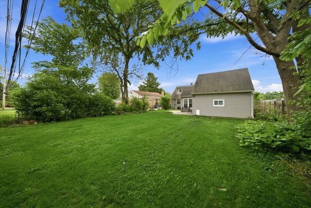 1517 E Roosevelt Road, Wheaton, IL 60187