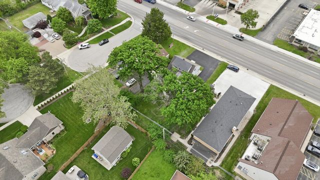 1517 E Roosevelt Road, Wheaton, IL 60187