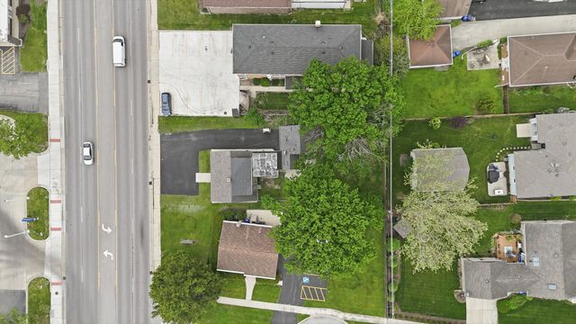 1517 E Roosevelt Road, Wheaton, IL 60187