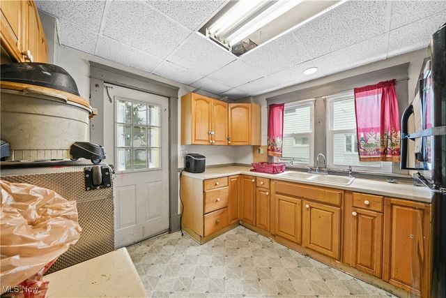 1197 Carey Avenue, Akron, OH 44314