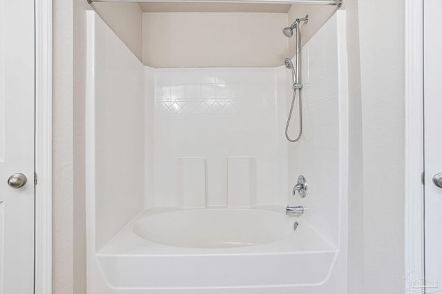 970 John Deere Ln, Cantonment, FL 32533