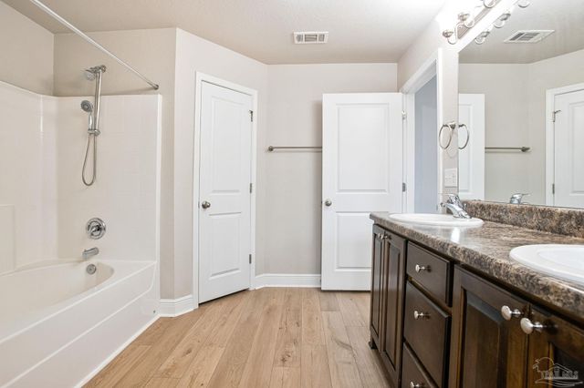 970 John Deere Ln, Cantonment, FL 32533